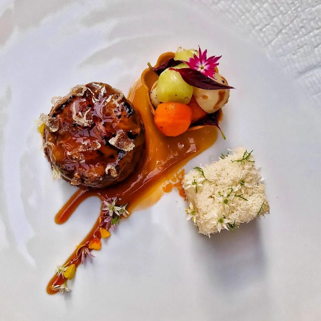 Where to eat in Cape Town, Best restaurants in Cape Town, Fine dining Cape Town, Cape Town food markets, La Colombe Cape Town, The Test Kitchen Cape Town, Casual restaurants Cape Town, Mzoli’s Gugulethu, Neighbourgoods Market, Oranjezicht City Farm Market